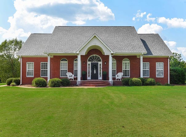 643 Ridgecrest Ln, Killen, AL 35645