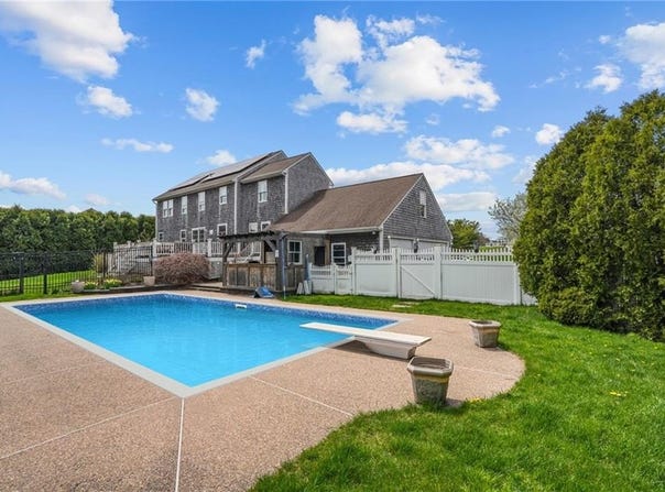 101 Windstone Drive, Portsmouth, RI 02871