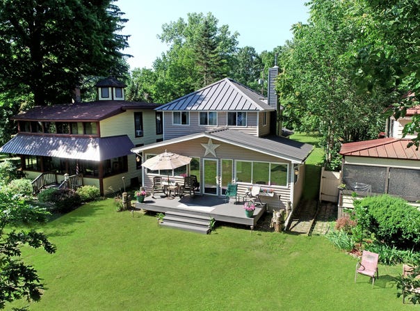 2234 Toledo Street, Fenton, MI 48430