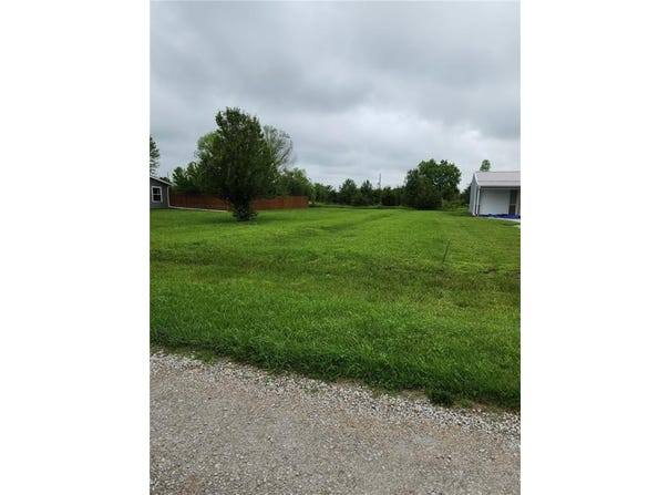 25 Silver Fox Trail, Linn Valley, KS 66040