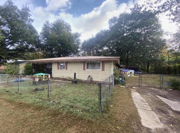 742 Kit Dr, Crestview, FL 32536