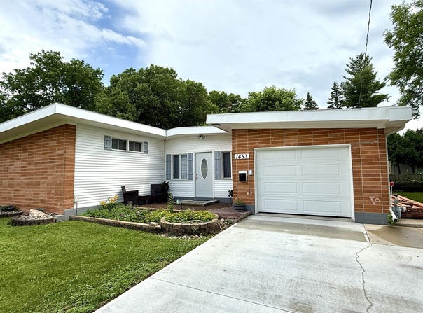1453 3rd Street SE, Mason City, IA 50401