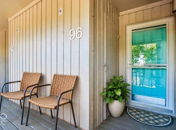 96 Lookout Ridge, Columbus, IN 47201
