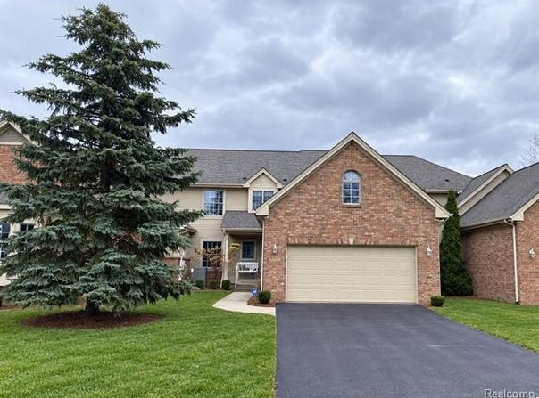 8095 Woodstone Court, Grand Blanc Twp, MI 48439