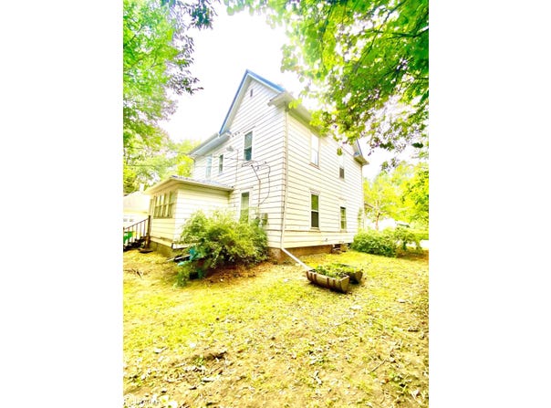 503 S 4Th Street, Fairfield, IA 52556