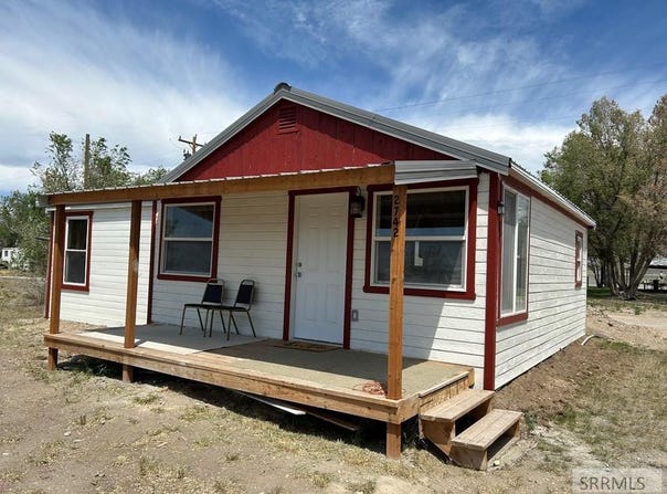 2742 Birch Street, Butte City, ID 83213