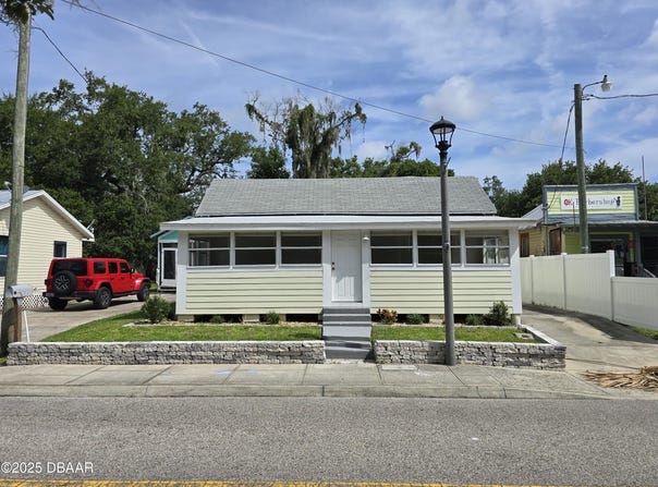 541 Washington Street, New Smyrna Beach, FL 32168