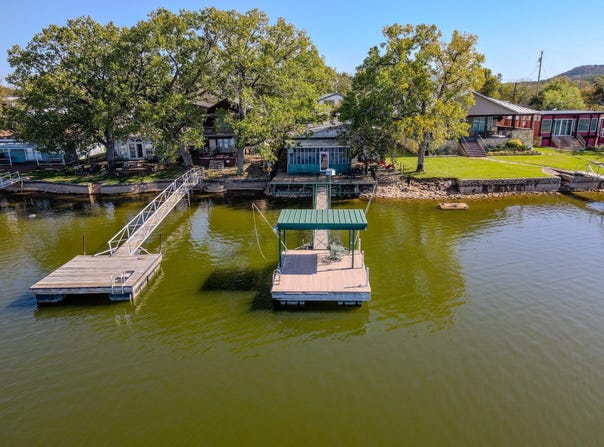 1601 Forum Circle, Graford, TX 76449