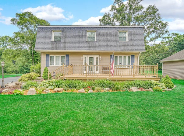 5675 S Liverpool Road, Hobart, IN 46342