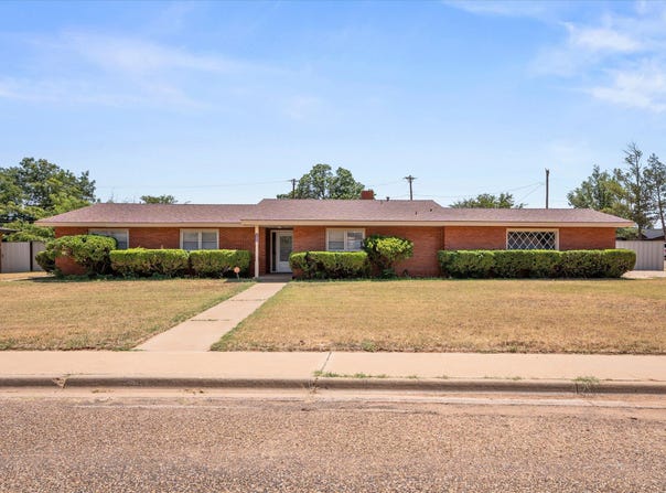 1608 E Cardwell Street, Brownfield, TX 79316