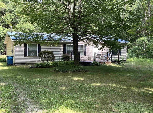 1343 SE County Line, Shepherd, MI 48883
