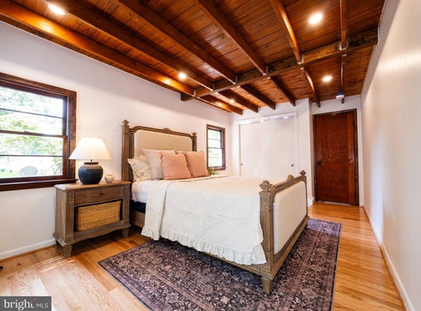 82 GREAT OAK LANE, HARPERS FERRY, WV 25425