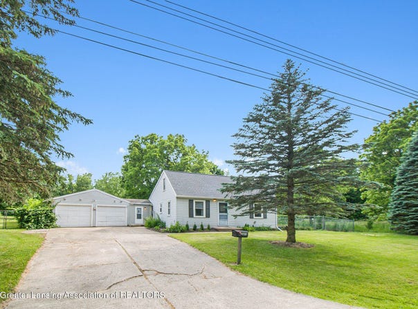 2805 Del Mar Drive, Okemos, MI 48864