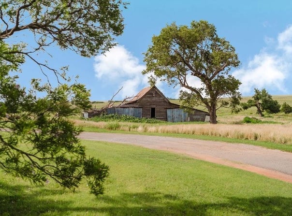 12223 N 2040 Road, Sentinel, OK 73664