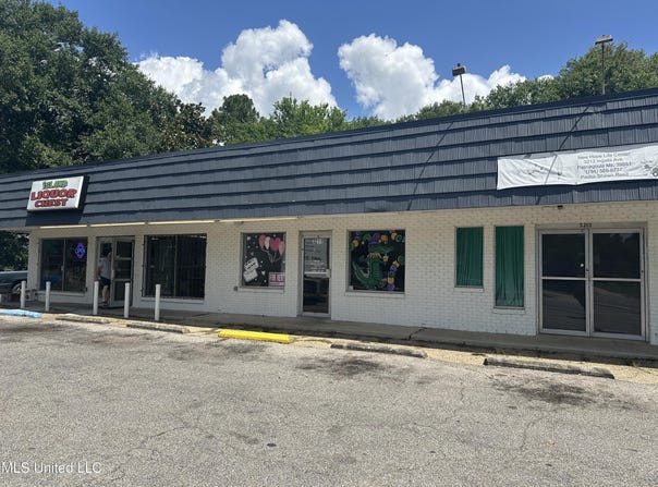 3211 Ingalls Avenue, Pascagoula, MS 39581