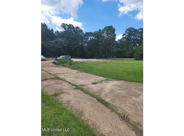 5733-5735 Terry Road, Byram, MS 39272