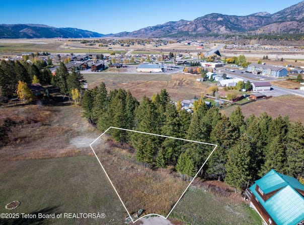 682 OVERLOOK Circle, Alpine, WY 83128