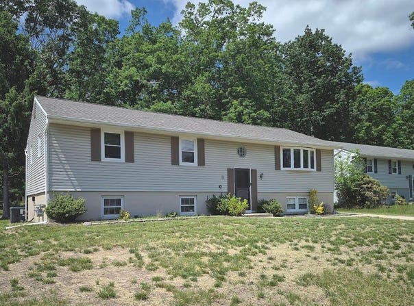 11 CENTENNIAL COURT, SICKLERVILLE, NJ 08081