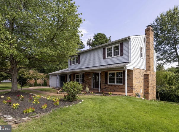 8719 BARNETT Street, MANASSAS, VA 20110