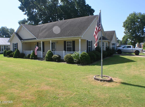 20 Poplar St, Finley, TN 38030