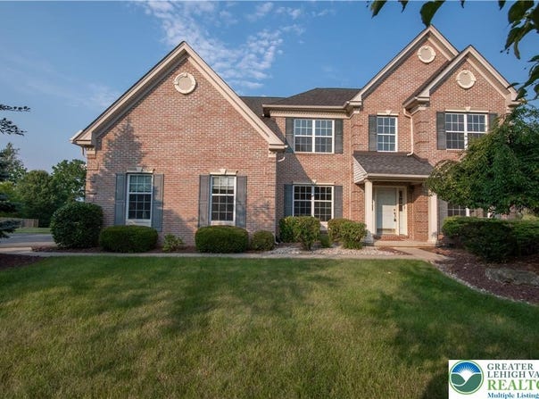 4290 Crosswinds Drive, Bethlehem Twp, PA 18045