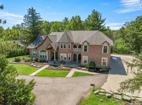 41901 8 Mile Road, Northville, MI 48167