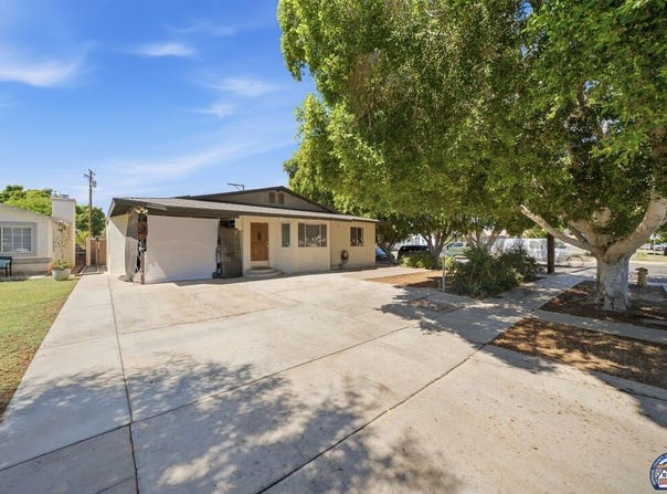 304 H St, Brawley, CA 92227