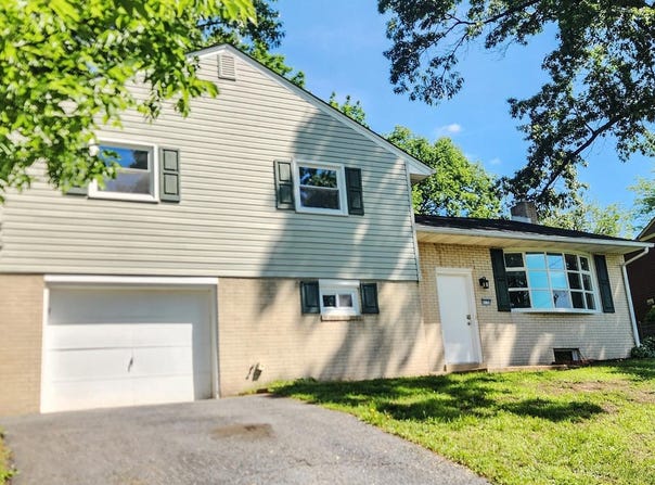 6130 PINE KNOLL DRIVE, HARRISBURG, PA 17111