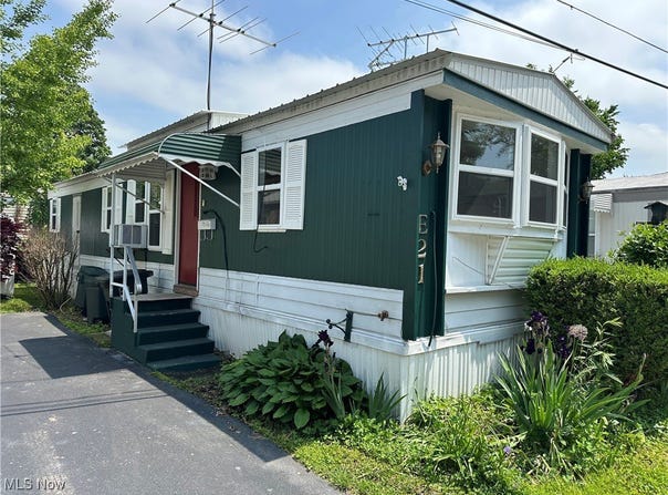 9151 Mentor Avenue unit: E21, Mentor, OH 44060