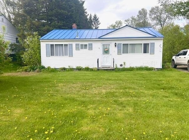 16 Pearce Avenue, Houlton, ME 04730