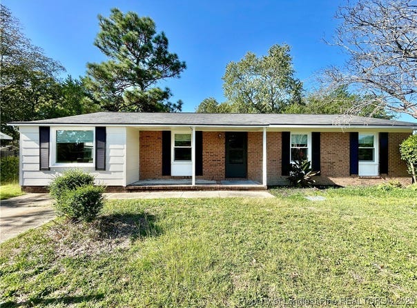 5929 Spinner Road, Hope Mills, NC 28348