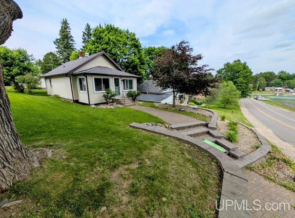 303 Evergreen, Iron River, MI 49935