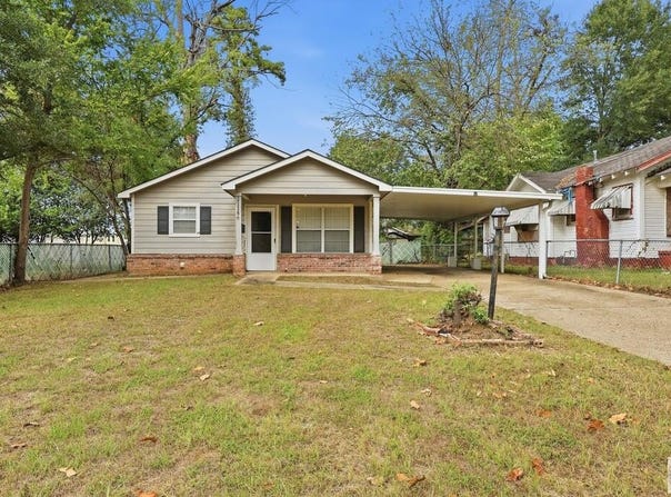 2116 W 17TH ST, Texarkana, TX 75501