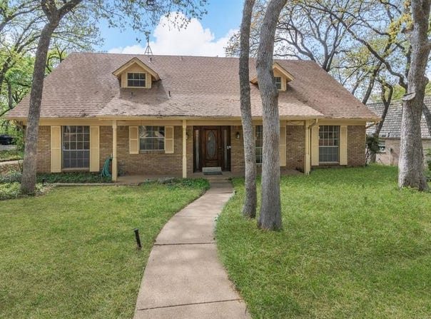 3702 Lynnwood Drive, Arlington, TX 76013
