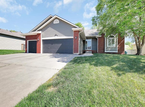 12010 E Tipperary St, Wichita, KS 67206
