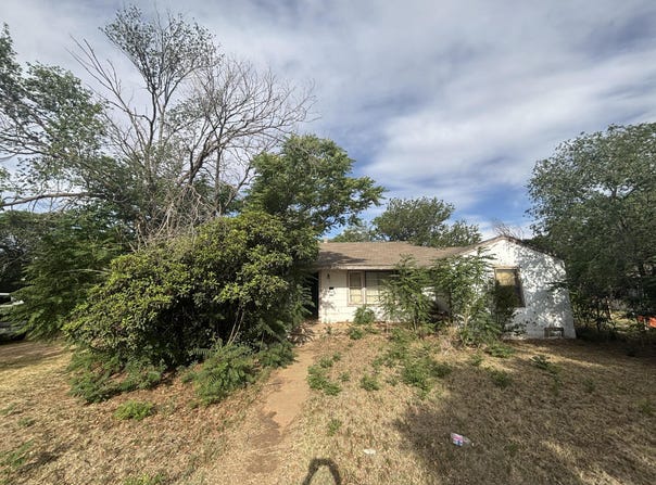 211 Avenue D, Abernathy, TX 79311