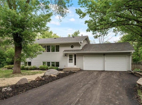 21485 Inwood Avenue N, Forest Lake, MN 55025