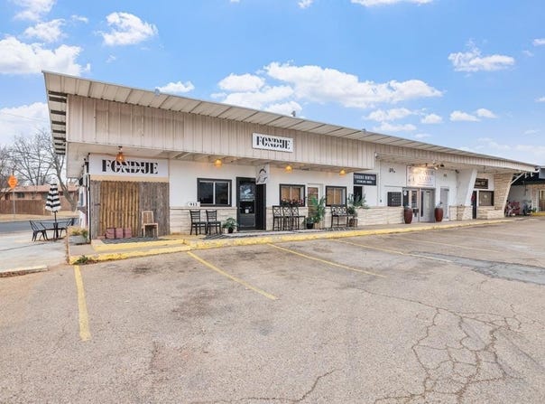 905 E Main St, Fredericksburg, TX 78624