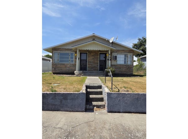 530 5th St, Clarkston, WA 99403