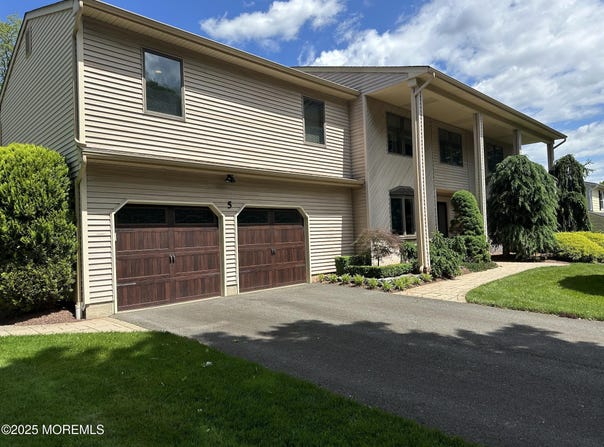 5 Stone Lane, Marlboro, NJ 07746