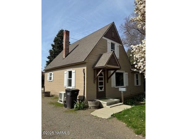 216 N 30th Ave, Yakima, WA 98902