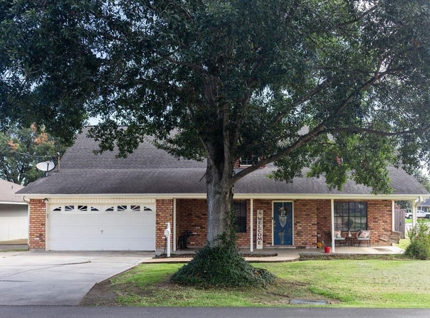 766 South Ave, Port Neches, TX 77651