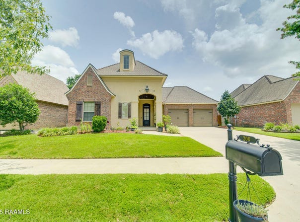 208 Rue De Frejus, Broussard, LA 70518