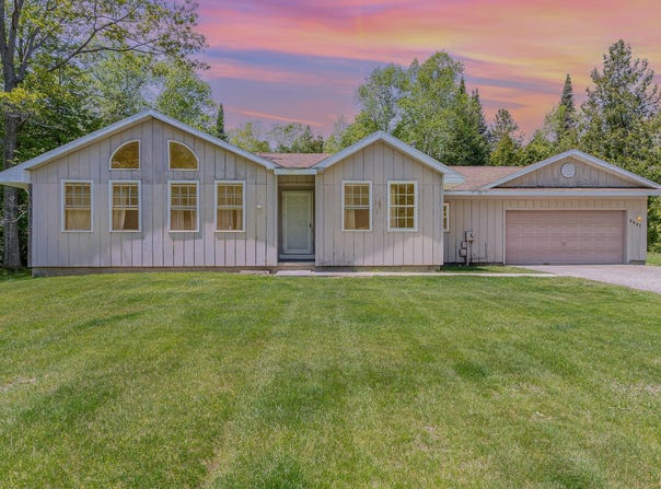6997 W Woodlea Road, Oscoda, MI 48750