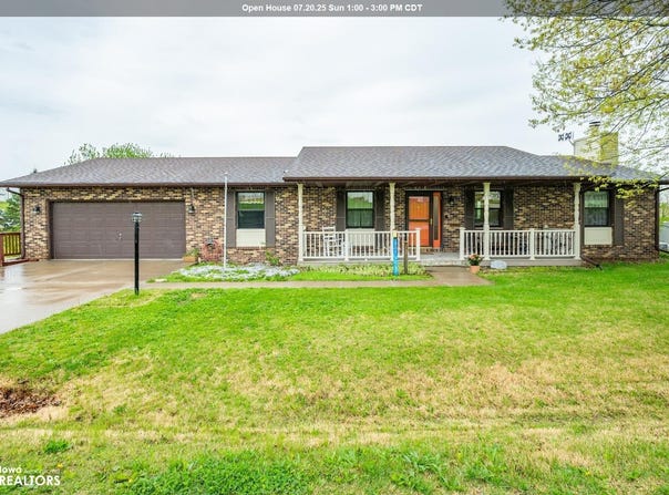 209 S Vine Avenue, Lacona, IA 50139