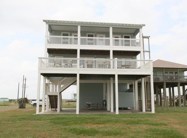 1355 Keith, Gilchrist, TX 77617