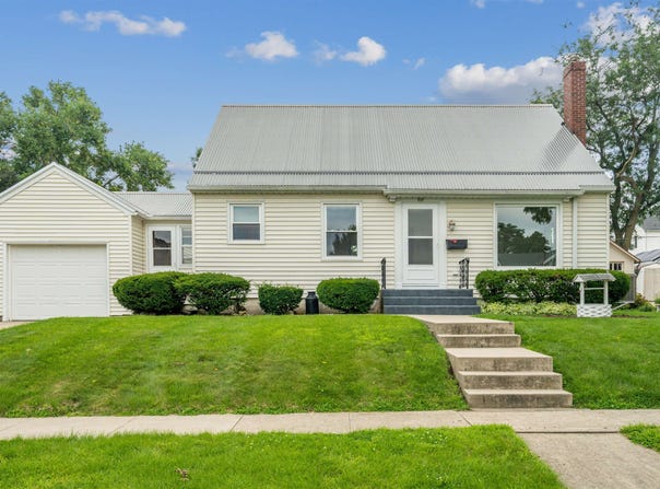 717 3rd Ave SE, Dyersville, IA 52040