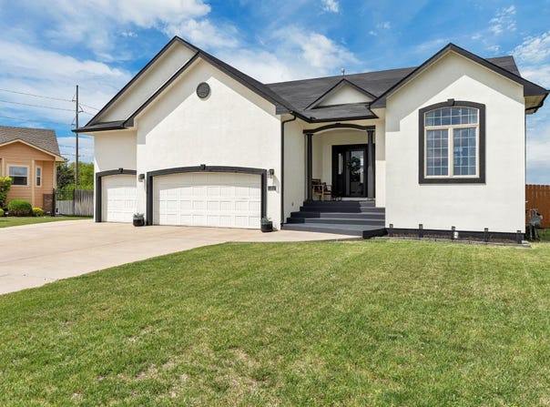 1459 S Shiloh Ct, Wichita, KS 67207-6587