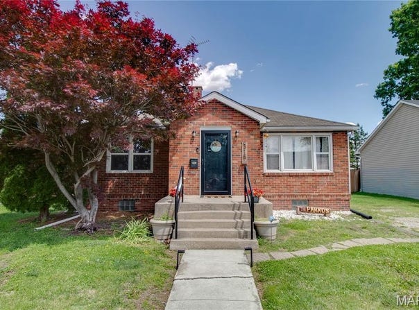 315 Doerr Street, Roxana, IL 62084