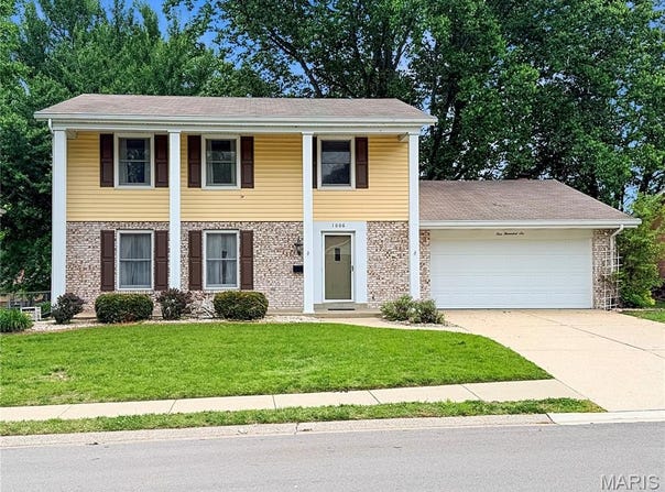 1006 Nancy Drive, O'Fallon, IL 62269